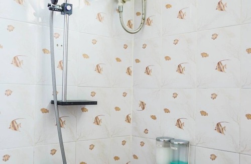 Bang Sare Hotel | RoomQuest One Bangsaray