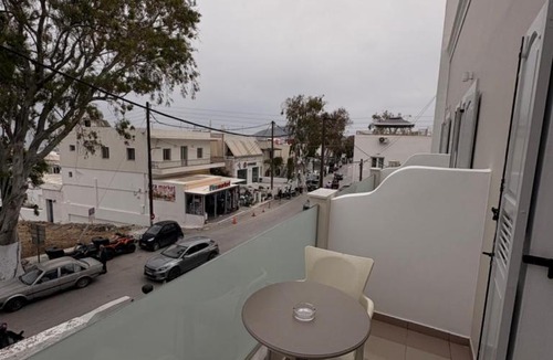 Fira Hotel | Rooms By Lignou