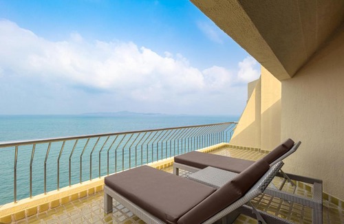 Pratumnak Hill Hotel | Royal Cliff Beach Hotel Pattaya