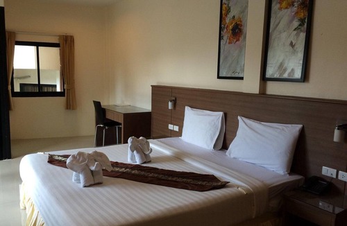 Nanai Road Hotel | Royal Waves Hotel