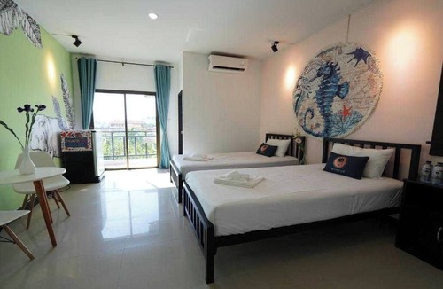 Patong Hotel | RQ Phuket Patong Beach by Collection O