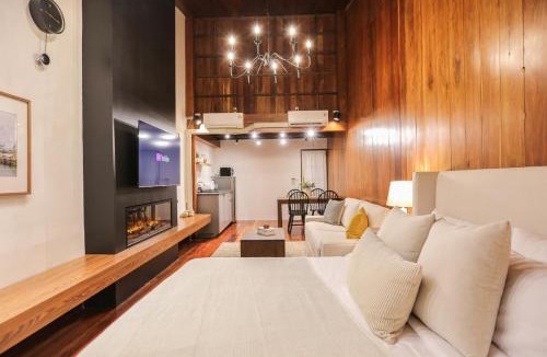 Samphanthawong Apartment | Rustic Cabin Flat at China Town 2min walk to MRT