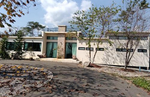 Chiang Dao House | Sa Prung on the mountain - สะพรั่งกลางขุนเขา