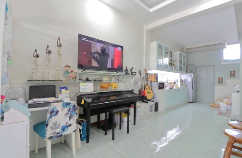 Racha Thewa Hostel | Saen Sabai Hostel