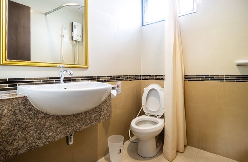 Huay Kaew Hotel | Sakulchai Place Hotel