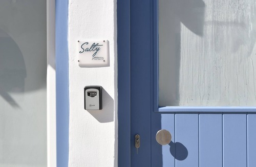 Naousa Apartment | "Salty" New & Cozy Studio in the Heart of Naousa