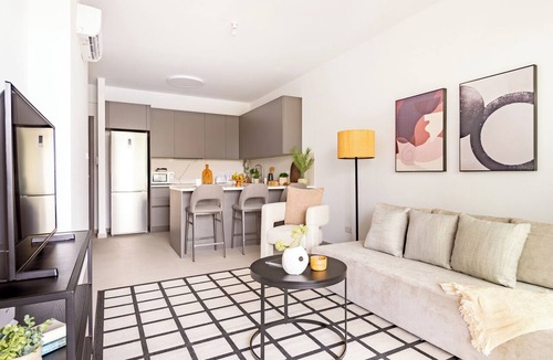 Vasa Koilaniou Apartment | Sanders Limassol Park - Elegant 1 bdr apt with balcony