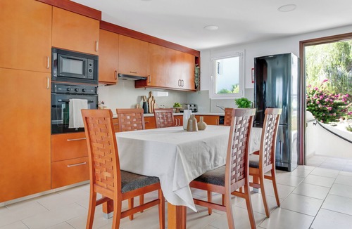 Chlorakas Apartment | Sanders Seaview - Great 2 Bdr Apt