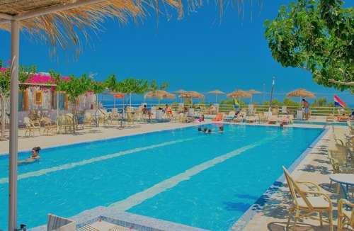 Fira Hostel | Santorini Camping & Hostel