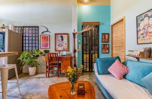 Chamkar Mon Apartment | Sarai Room a Cozy Urban Hideaway with Green Balcony