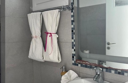 Kimolos House | Sardis Rooms