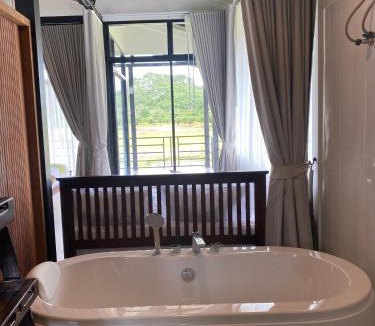 Cha-am Resort | Sattee's Home บ้านพักเศรษฐี