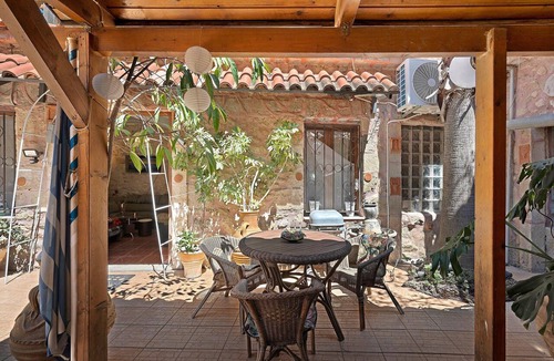 Krouson House | School House 1922 – Historic Villa with Rooftop Terrace, Telescope & Mountain View