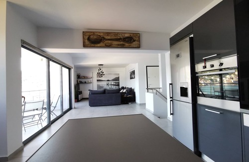 Amfilochia Condo | Sea breeze holiday apartment