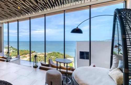 Pratumnak Hill Apartment | Sea View At The Beach Front - Breathtaking View