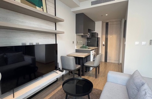 Pratumnak Hill Condo | Sea View Beauty At Beach Front Location