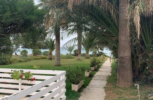 Pyla Apartment | Sea view ground floor apartment 20 seconds walk from the beach!