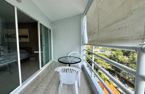 Jomtien Apartment | Sea View Studio with Large Balcony at View Talay 5D