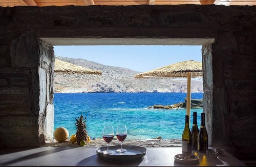 Agia Pelagia Villa | Seafront 5 bedroom villa with amazing views
