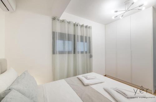 Pasalimani Apartment | Seaside Loft Near Piraeus Port at Freatida Beach