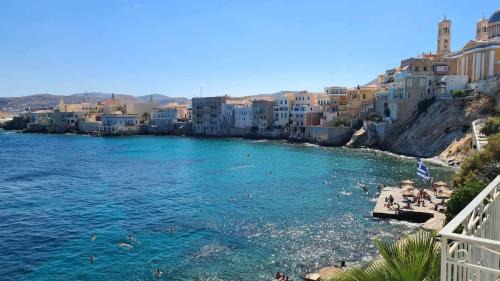 Ermoupoli Apartment | Seaside Serenade 1, suite