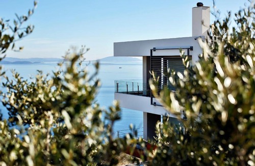 Marathon Villa | Seaview Salty villa