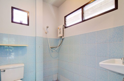 Na Thon House | Secluded Beach Bungalow with Kitchen & Wifi
