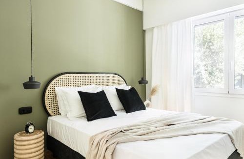 Koukaki Apartment | Serene 1 BR Apartment in Koukaki by UPSTREET