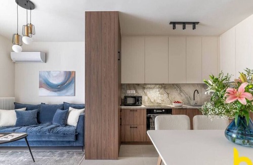 Plaka Apartment | Serene Family Retreat Luxury, Comfort Convenience