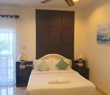 Bang Lamung Hotel | Serene Sands