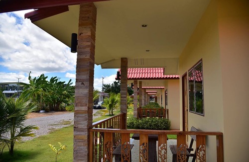 Pak Nam Pran Hotel | Sermsuk Resort