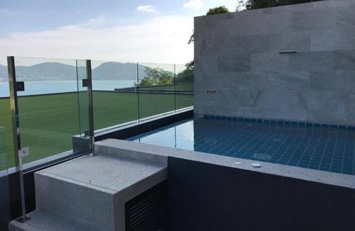 Patong Resort | (SHA+)Sky Standard with Plunge Pool (A)