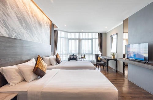 Racha Thewa Hotel | Siam Mandarina Hotel - Free BKK Airport Shuttle