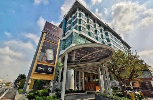 Racha Thewa Hotel | Siam Mandarina Hotel - Free BKK Airport Shuttle