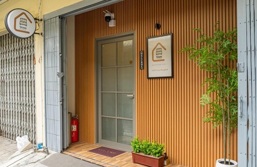 Pom Prap Sattru Phai House | Siam Place - Spacious Family House in Bangkok