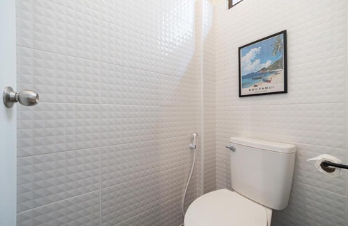 Pom Prap Sattru Phai House | Siam Place - Spacious Family House in Bangkok
