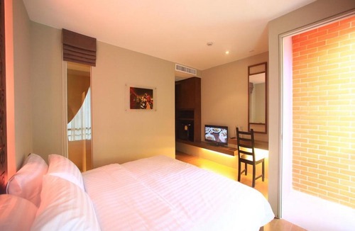 Silom Hotel | Silom One