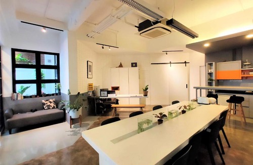 Embassy District Hotel | Silom Studios