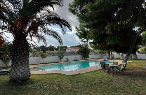 Spata-Artemida Apartment | Silver Apartment with Swimming Pool