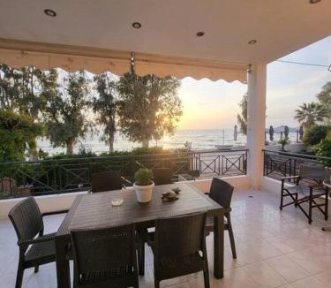 Patras House | Silver Sea