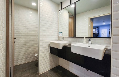 Si Phraya Hotel | Simply Sleep Hostel