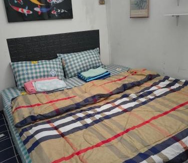 Chakkrawat Hostel | Sip N' Camp