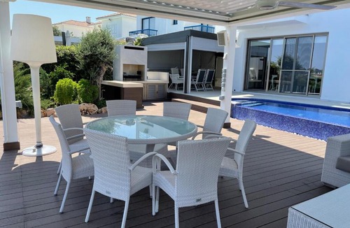 Pernera Villa | Sirena Beachfront Beauty