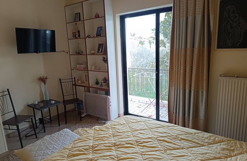 Gefira Mpania Apartment | Skakkos Nafs Apartment with Wi-Fi in Nafpaktos