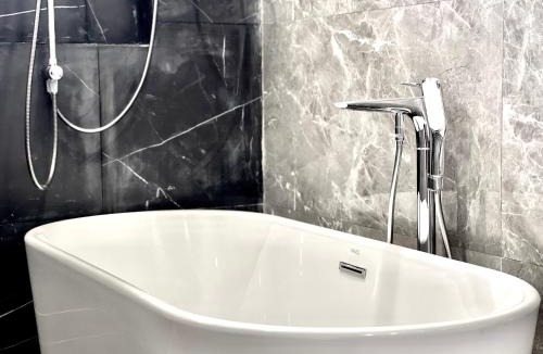 Mittakpheap Apartment | Sky Hotel - Cinema rooms & Apartments - Free laundry