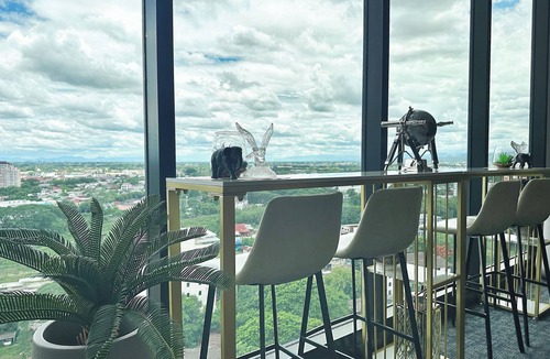 Chang Khlan Apartment | Sky river room overlooking the City of ChiangMai
