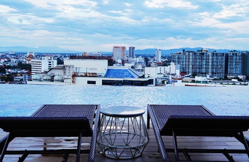 Chang Khlan Apartment | Sky river room overlooking the City of ChiangMai