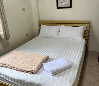 Cha-am Hostel | Sky&Sea Guesthouse Cha am TK