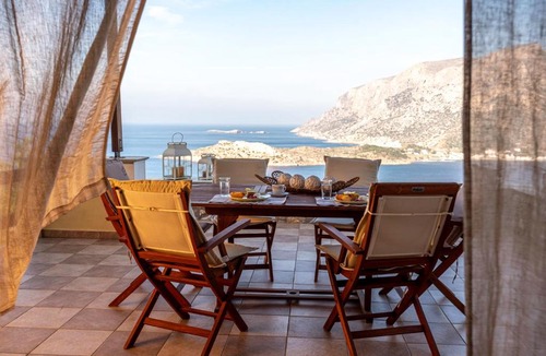 Kamari House | Sky & Sea View Retreat