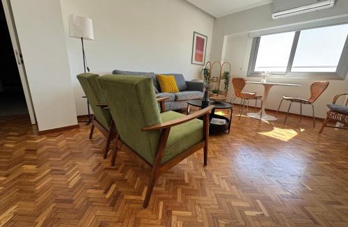 Lykabittos Apartment | Skyhigh Urban Apts